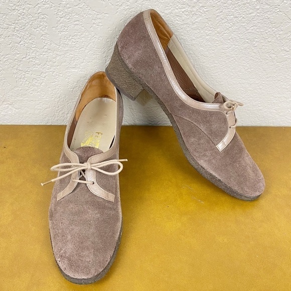 Salvatore Ferragamo‎ Vintage Suede Lace Front Heel Size 7.5 Women - Picture 1 of 12